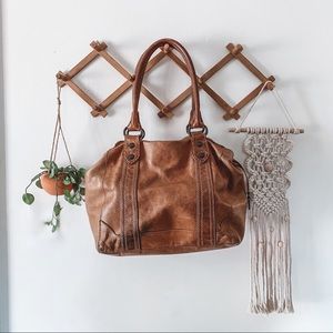 FRYE • camel color leather bag purse